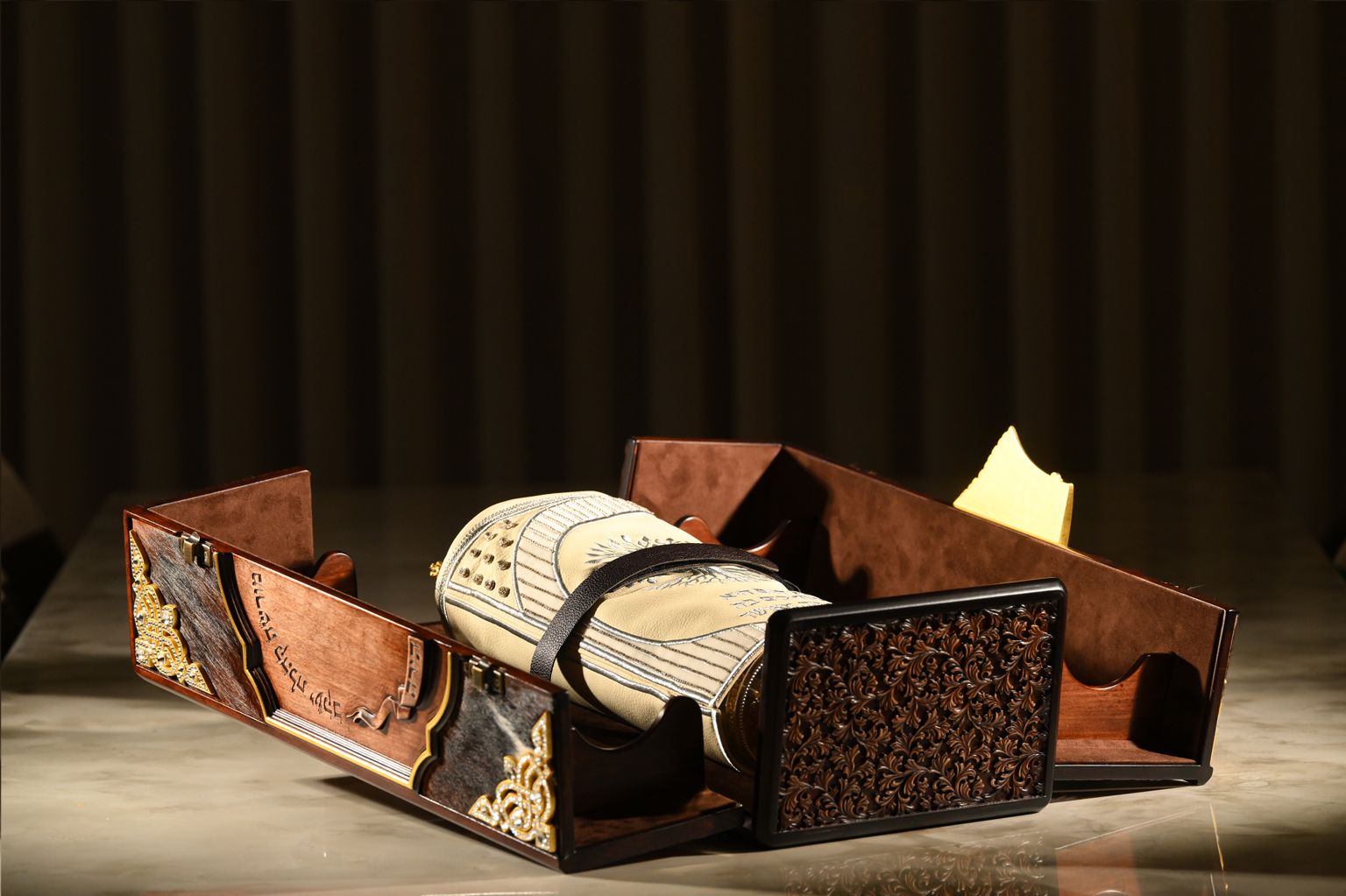 Magnificent Aron Kodesh Carrying Case & Bimah in One